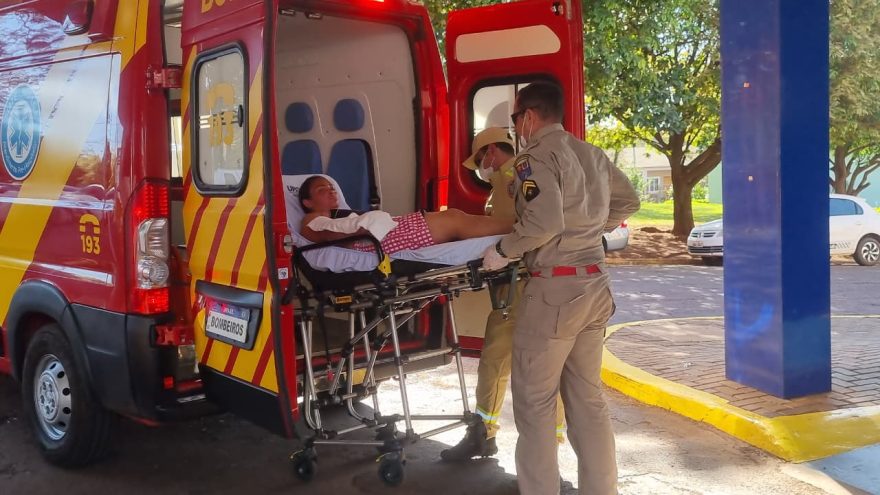 Mulher tem lesões graves nos braços após se queimar com soda cáustica