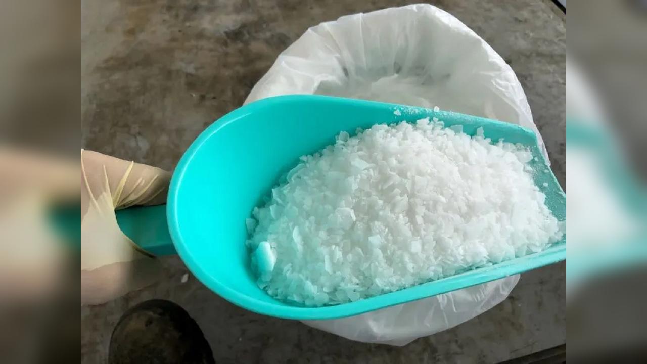 Homem é preso após tentar degolar e forçar mulher a ingerir soda cáustica