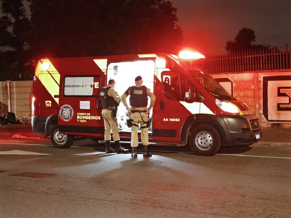 Homem vai preso após atacar mulher com barra de ferro em abrigo de rua