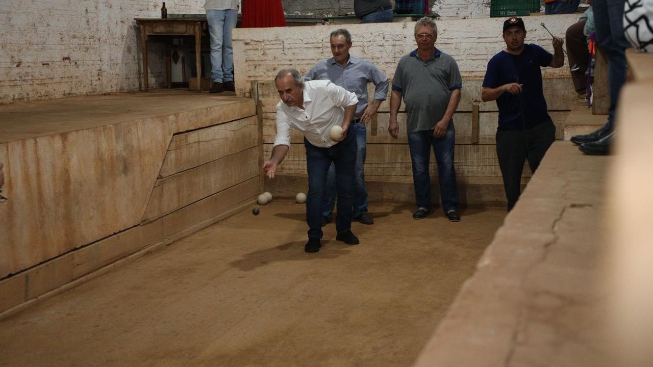 Prefeitura investe na área rural e entrega pavimentação da Estrada San Martin, em Sede Alvorada