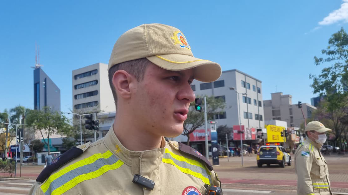 "Estruturas realmente pesadas", relata oficial dos Bombeiros sobre trabalhador que teve a perna quebrada