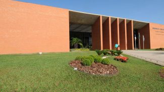 PF faz buscas em gabinetes de dez deputados estaduais do Tocantins PF faz buscas em gabinetes de dez deputados estaduais do Tocantins