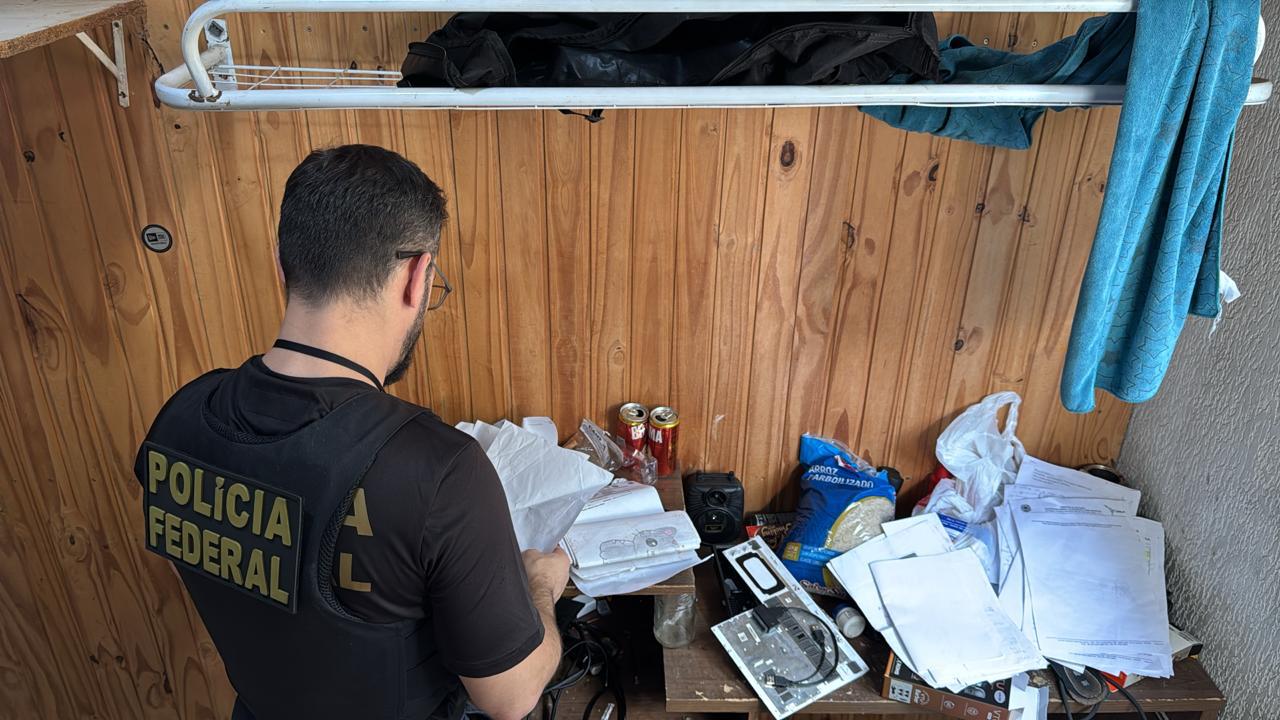 Peruano é detido na Região Oeste do PR suspeito de vender vídeos de abuso infantil Peruano é detido na Região Oeste do PR suspeito de vender vídeos de abuso infantil