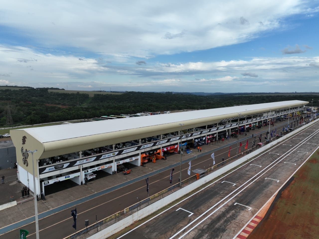 Alunos da rede municipal de ensino visitarão Autódromo de Cascavel nesta sexta-feira (05) Alunos da rede municipal de ensino visitarão Autódromo de Cascavel nesta sexta-feira (05)