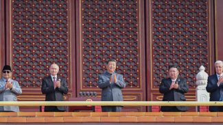 China faz desfile do Dia da Vitória e promete desenvolvimento pacífico China faz desfile do Dia da Vitória e promete desenvolvimento pacífico