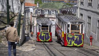 Acidente com bondinho em Lisboa deixa 15 mortos