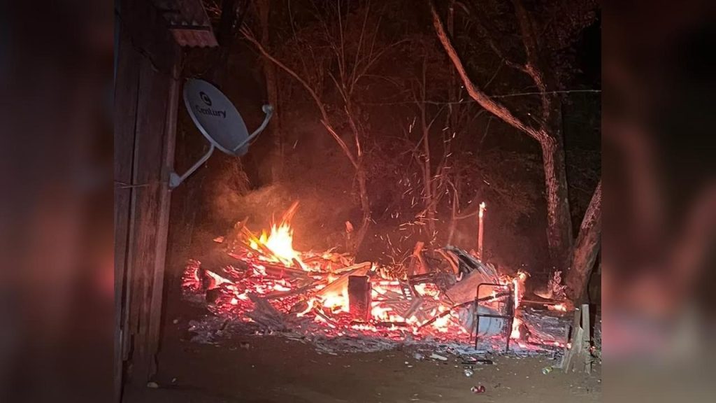 Polícia prende jovem acusado de agredir avô e destruir casa com incêndio em Mangueirinha