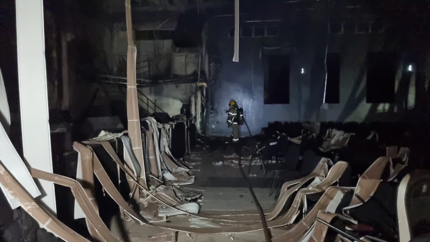 Incêndio destrói igreja no centro de Cascavel