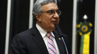 Laurez Moreira assume governo do Tocantins e exonera secretários Laurez Moreira assume governo do Tocantins e exonera secretários