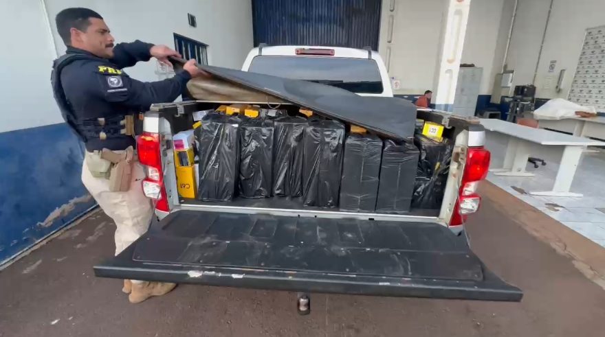 PRF apreende cerca de 700 celulares em caminhonete na BR-277 em Cascavel