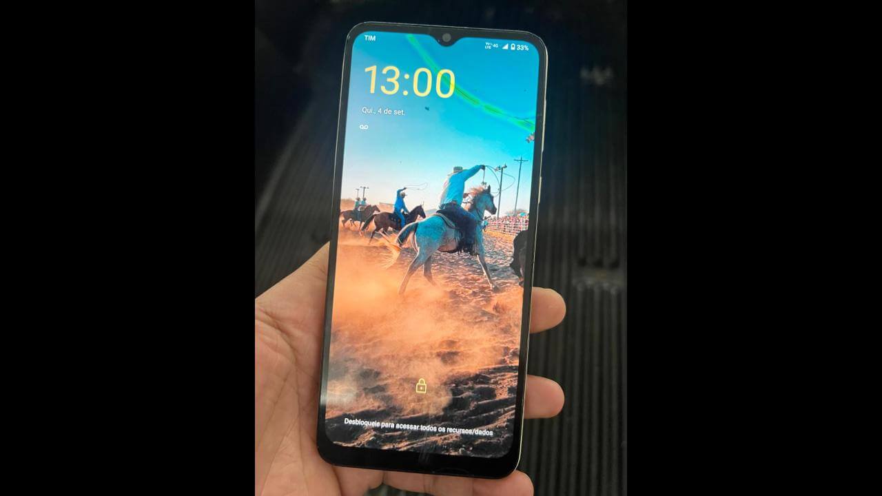 Foi achado celular da marca Motorola no bairro São Cristóvão