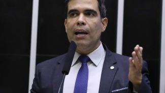 Deputado alvo da PF diz que destinou recursos para cesta básica Deputado alvo da PF diz que destinou recursos para cesta básica