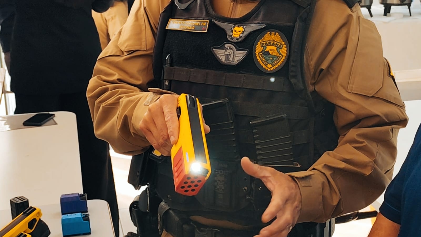 PM usa Taser e spray de pimenta para conter homem alterado no Bairro Cancelli