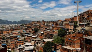 Curso capacita jovens de favelas para produzir conteúdo nas redes Curso capacita jovens de favelas para produzir conteúdo nas redes