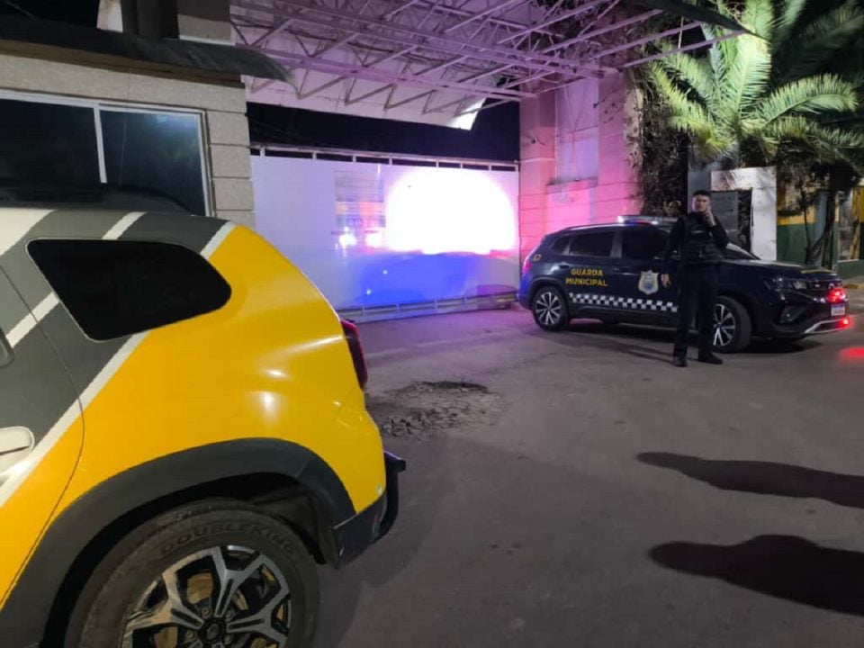 Após supostamente furtar cabos de cobre, morador de rua é baleado; autor confessa crime