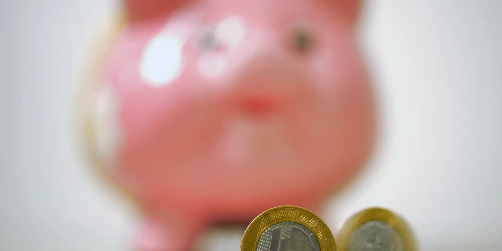 Poupança tem retirada líquida de R$ 7,6 bilhões em agosto Poupança tem retirada líquida de R$ 7,6 bilhões em agosto