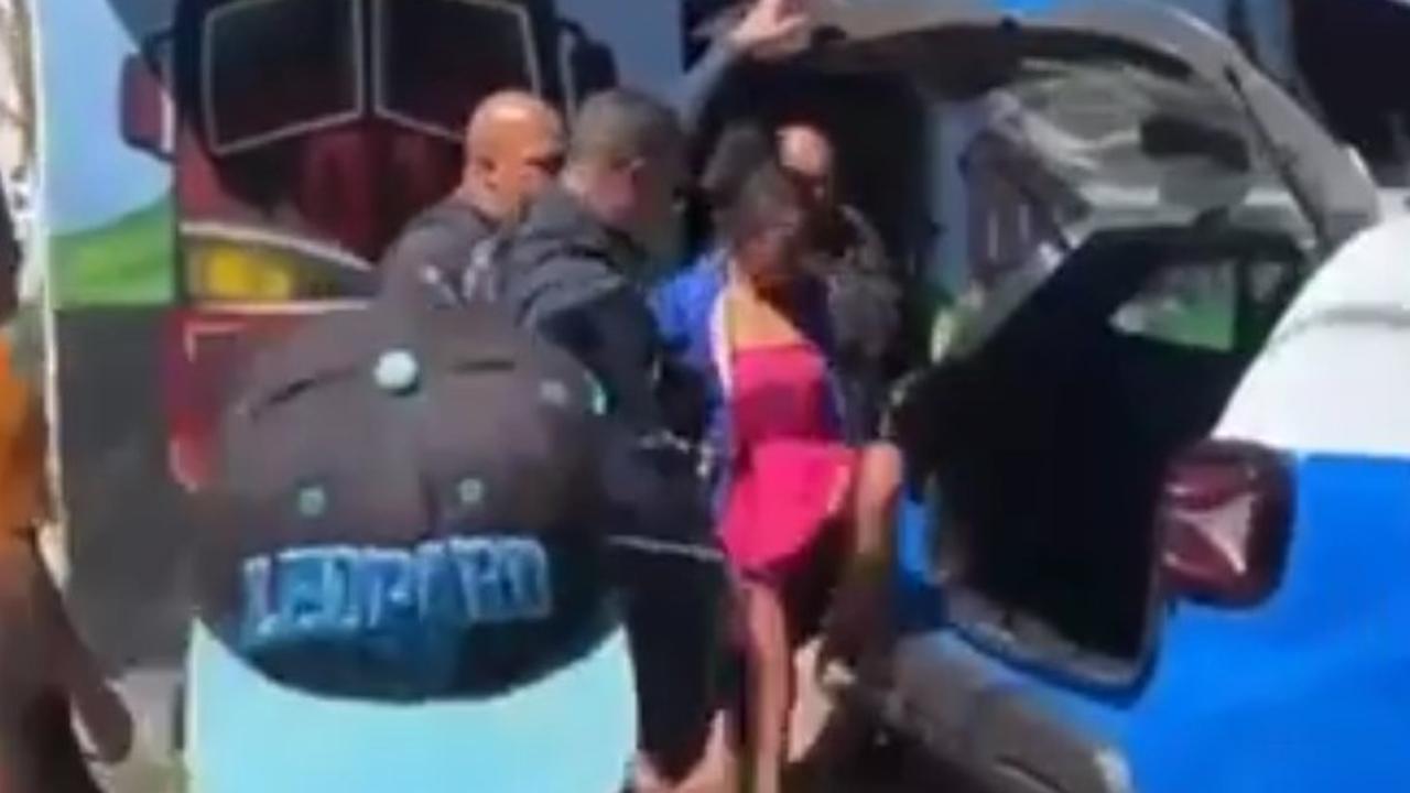 Mãe é presa após vizinhos encontrarem corpo da filha de 6 anos guardado em casa