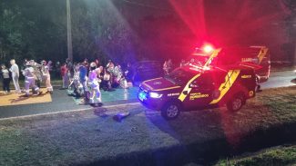 Uma morte confirmada após grave acidente na BR-277 em Cascavel; havia 35 passageiros no ônibus