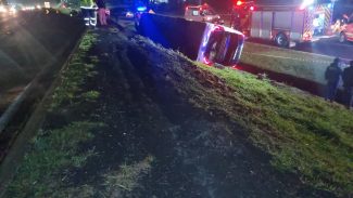 Fatalidade na BR-277: Ônibus tombou a poucos metros do acesso à marginal