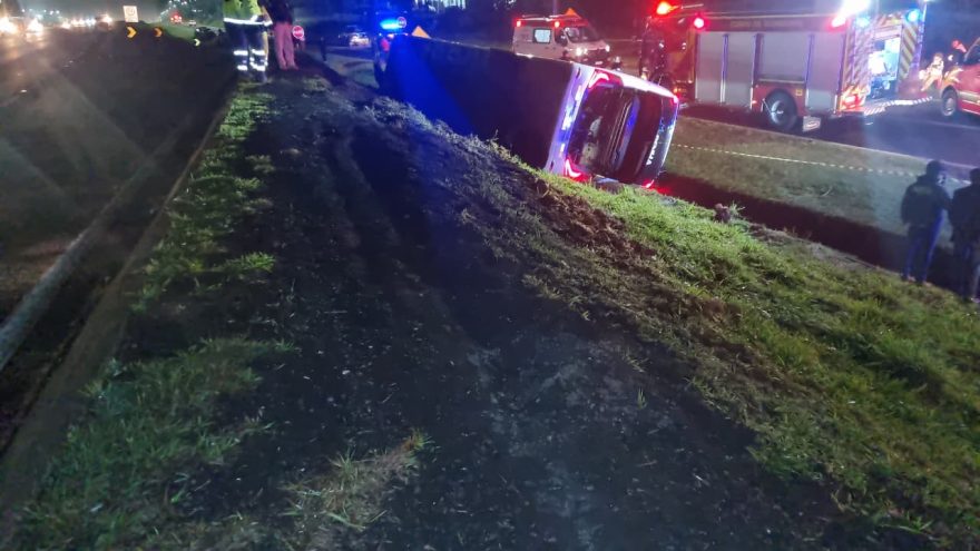 Fatalidade na BR-277: Ônibus tombou a poucos metros do acesso à marginal