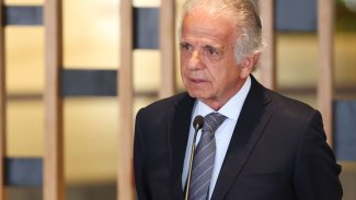 Crise entre Venezuela e EUA preocupa, diz ministro da Defesa do Brasil