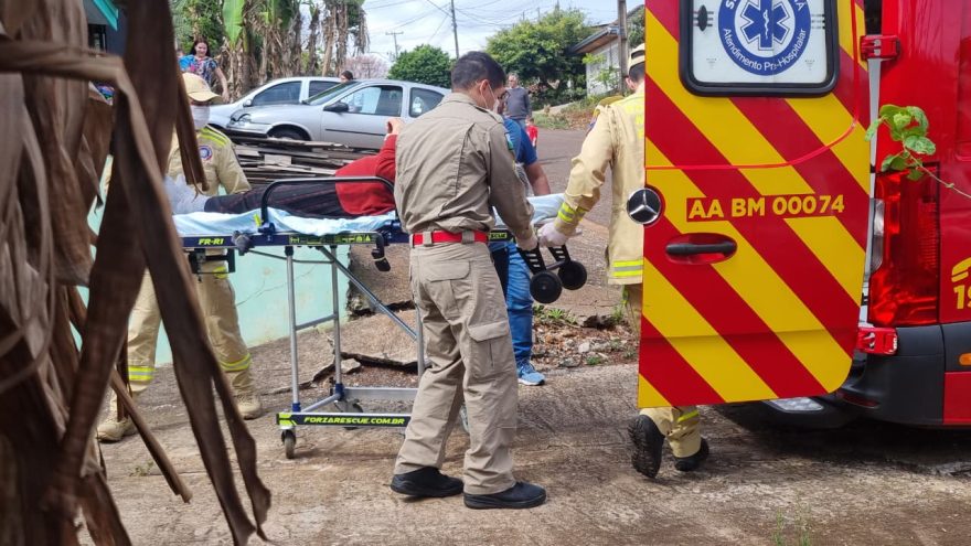 Idosa de 83 anos é socorrida após passar mal e cair em residência no Bairro Morumbi