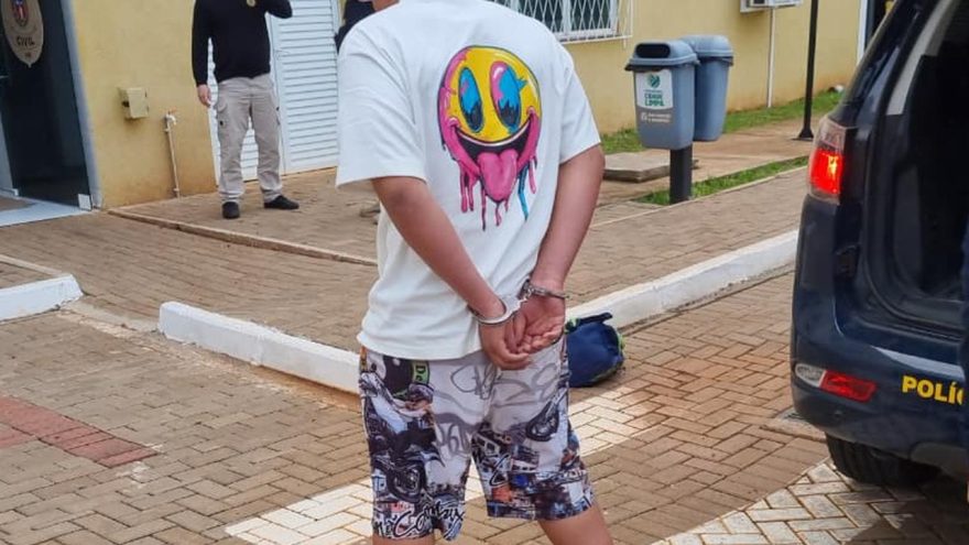 Adolescente é apreendido pela PRF com mais de um quilo de capulho