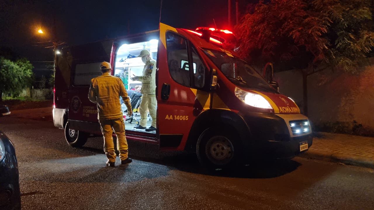 Homem cai de bicicleta e fica ferido no Esmeralda