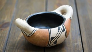 Crise climática ameaça tradição milenar da cerâmica Waurá