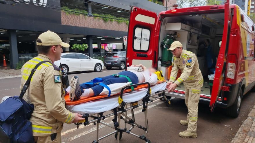 Idosa de 69 anos cai em casa e tem lesão no quadril