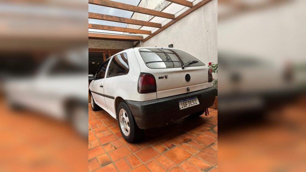 Gol é furtado em via pública no Centro de Cascavel