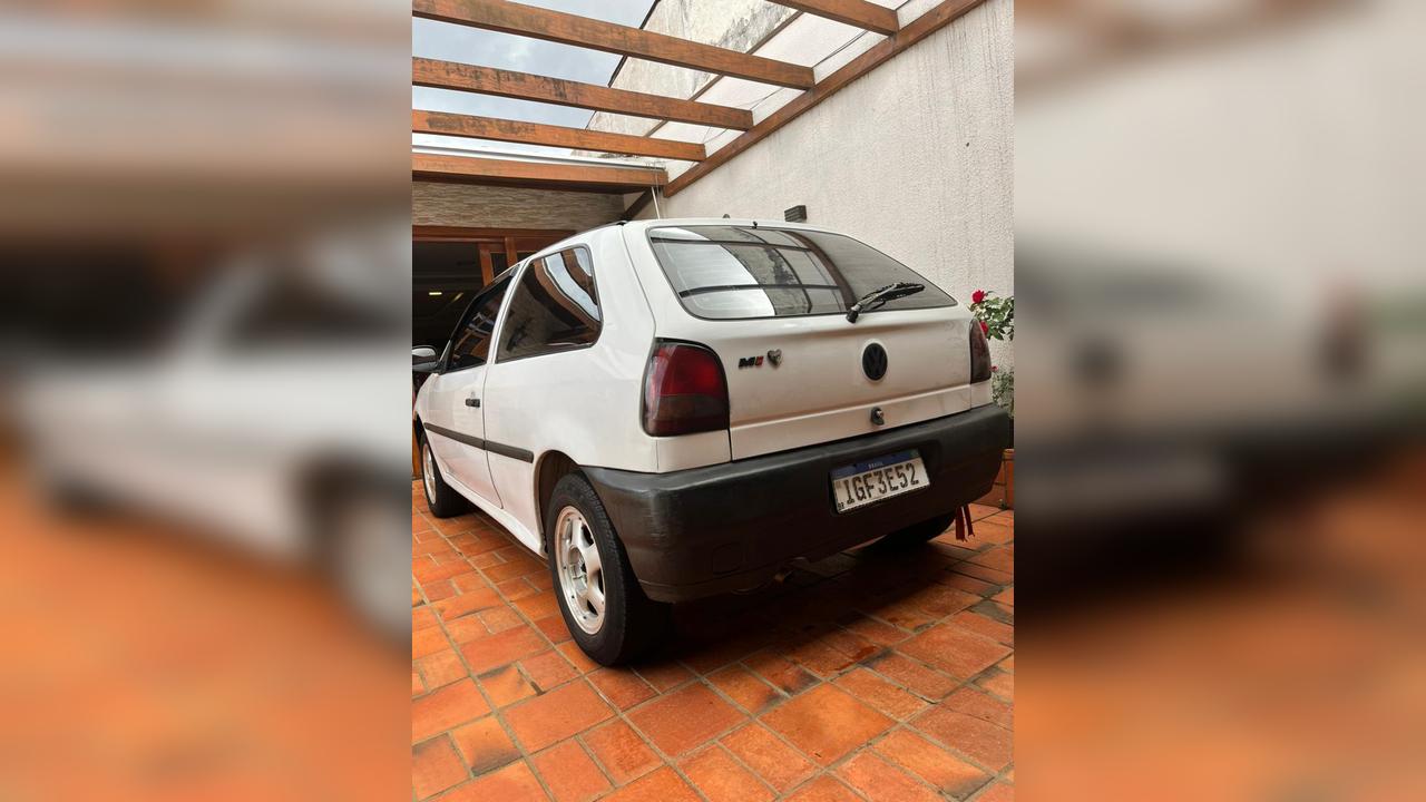 Gol é furtado em via pública no Centro de Cascavel