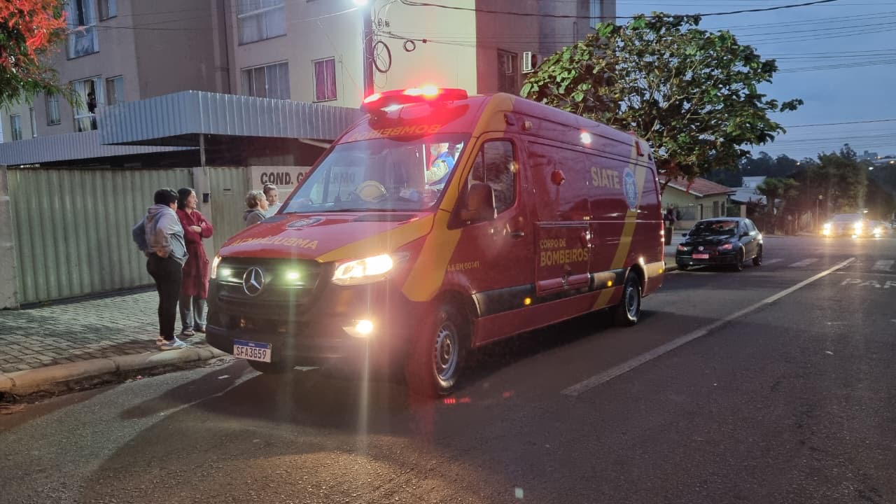 Acidente com bicicleta deixa homem ferido na rua Veneza