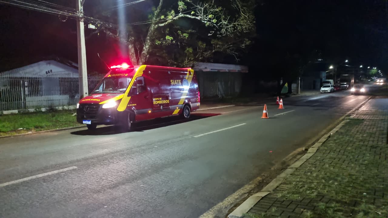 Caroneiro de moto vai parar na UPA após queda no Bairro São Cristóvão