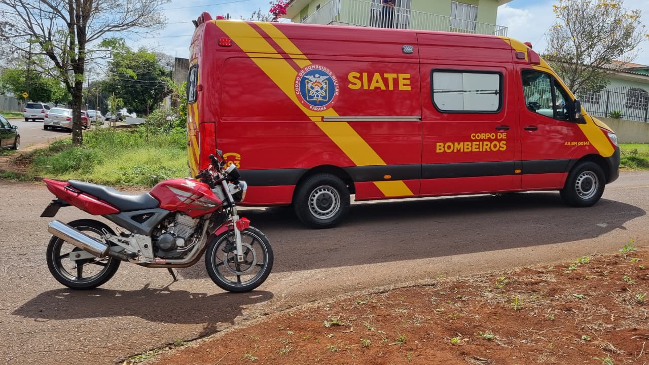 Carro e moto se envolvem em colisão no Bairro Canadá