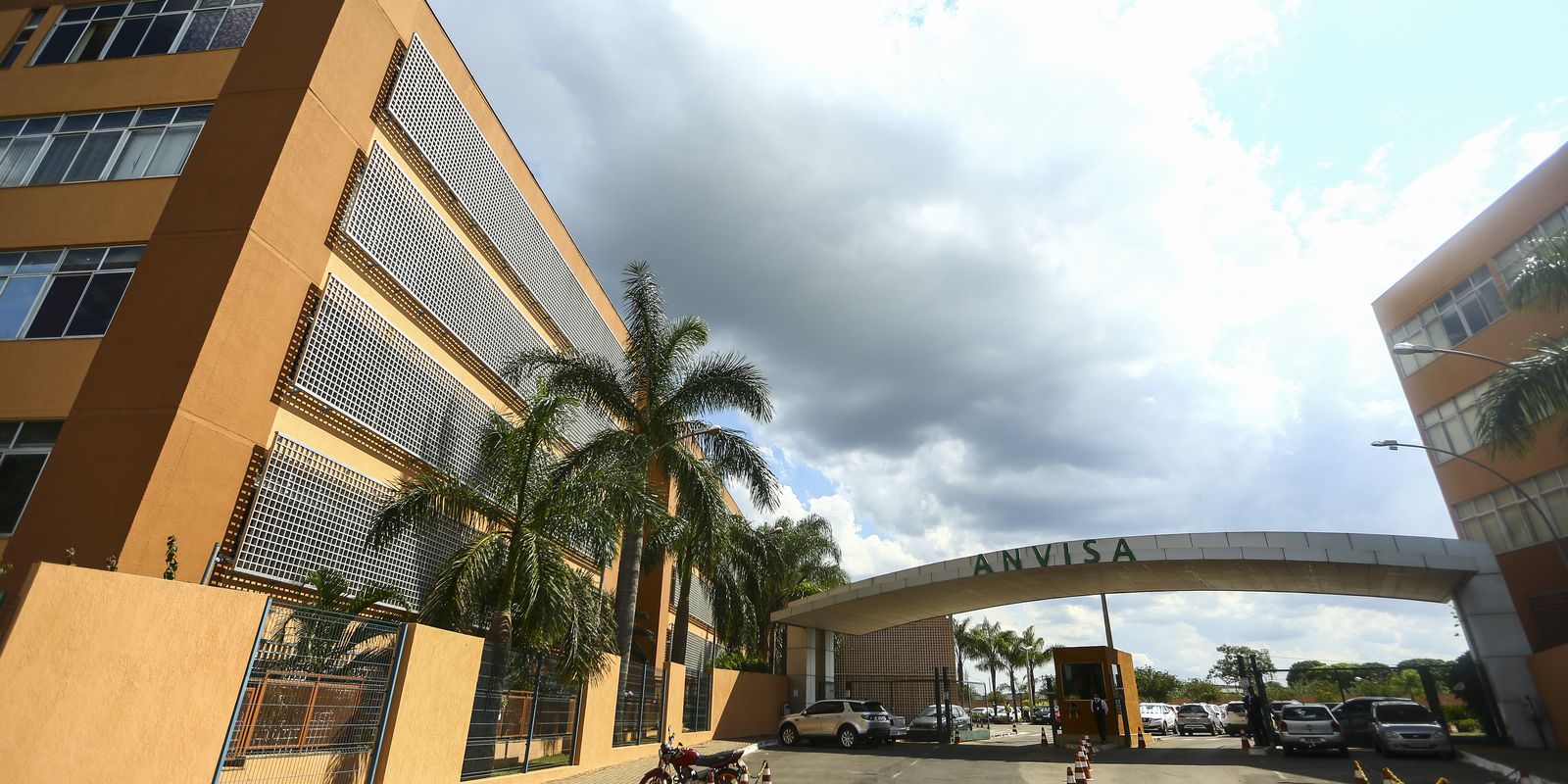 Anvisa proíbe venda de 32 suplementos de empresa de produtos naturais Anvisa proíbe venda de 32 suplementos de empresa de produtos naturais