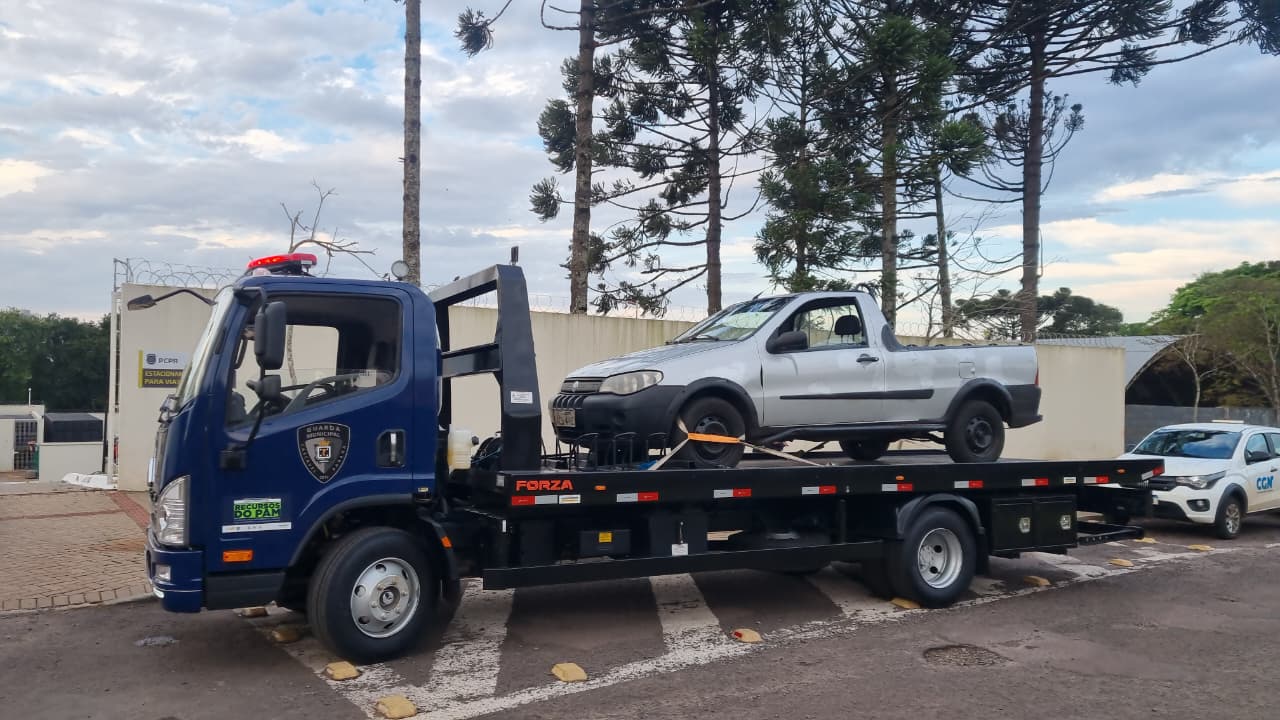 Strada furtada de manhã é encontrada largada no Cascavel Velho