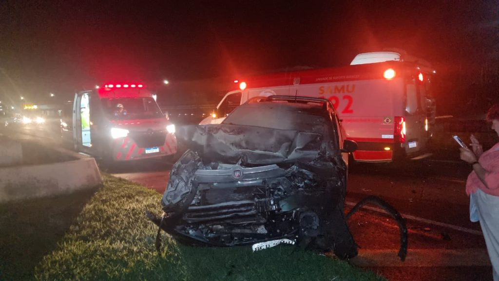 Fiat Toro e carreta se envolvem em forte batida na BR-277 em Santa Tereza do Oeste