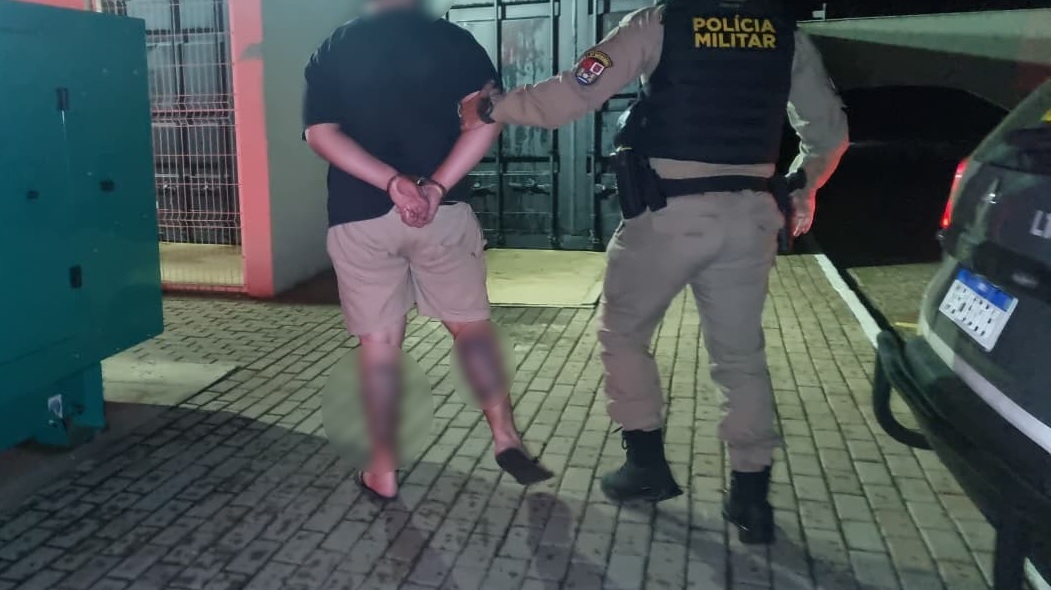 Em ação contra o tráfico, PM detém homem e apreende veículo em Cascavel