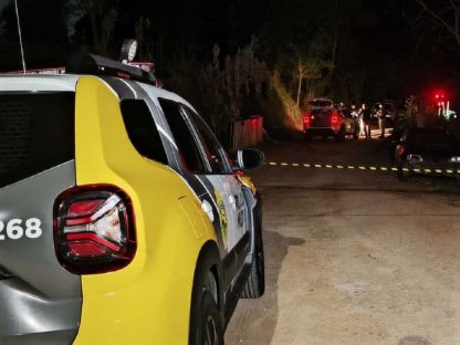 Mulher pede socorro, homem morre em confronto com PM e ela desaparece