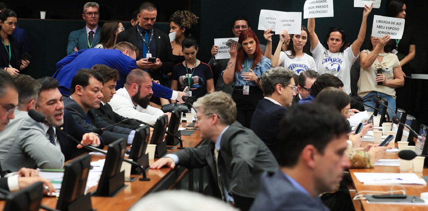 Anistia ou Impunidade? Entenda o 8 de janeiro e veja o posicionamento dos deputados do Paraná
