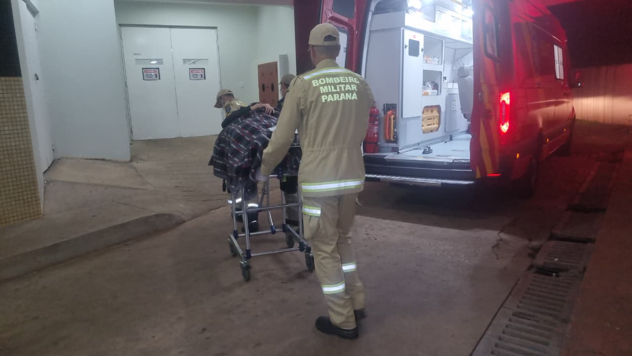 Piloto cai no Bairro Neva, sofre alguns ralados e é levado à UPA Tancredo Neves
