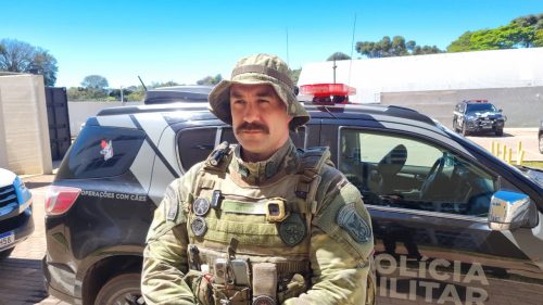 SW4 furtada, maconha e ‘capa de colete’ utilizada por Piratas do Asfalto; tenente do BPFron fala sobre apreensão Imagem referente a SW4 furtada, maconha e ‘capa de colete’ utilizada por Piratas do Asfalto; tenente do BPFron fala sobre apreensão