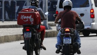 Câmara aprova urgência para votar vale-refeição para entregadores Câmara aprova urgência para votar vale-refeição para entregadores