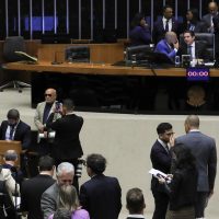 Imagem referente a Aprovada urgência de PL que libera R$ 1,5 bi para saúde e educação