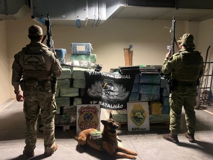 Megaoperação apreende 1,5 tonelada de maconha, armas e veículos em chácara de Nova Santa Rosa Imagem referente a Megaoperação apreende 1,5 tonelada de maconha, armas e veículos em chácara de Nova Santa Rosa