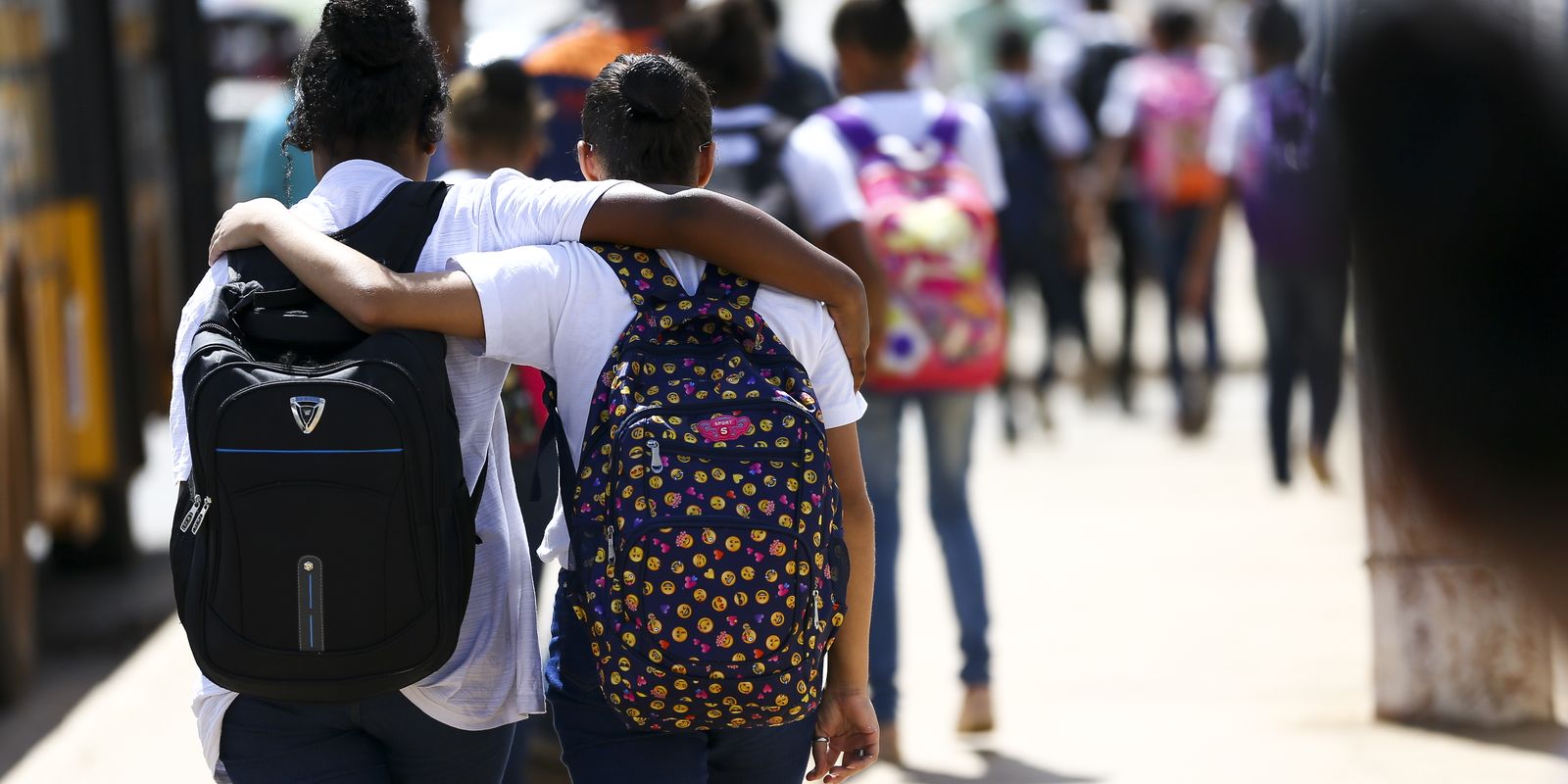 Governo amplia mobilização de vacina contra HPV em jovens até dezembro Governo amplia mobilização de vacina contra HPV em jovens até dezembro