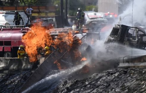 Caminhão de gás explode na Cidade do México e deixa quatro mortos e 90 feridos Imagem referente a Caminhão de gás explode na Cidade do México e deixa quatro mortos e 90 feridos