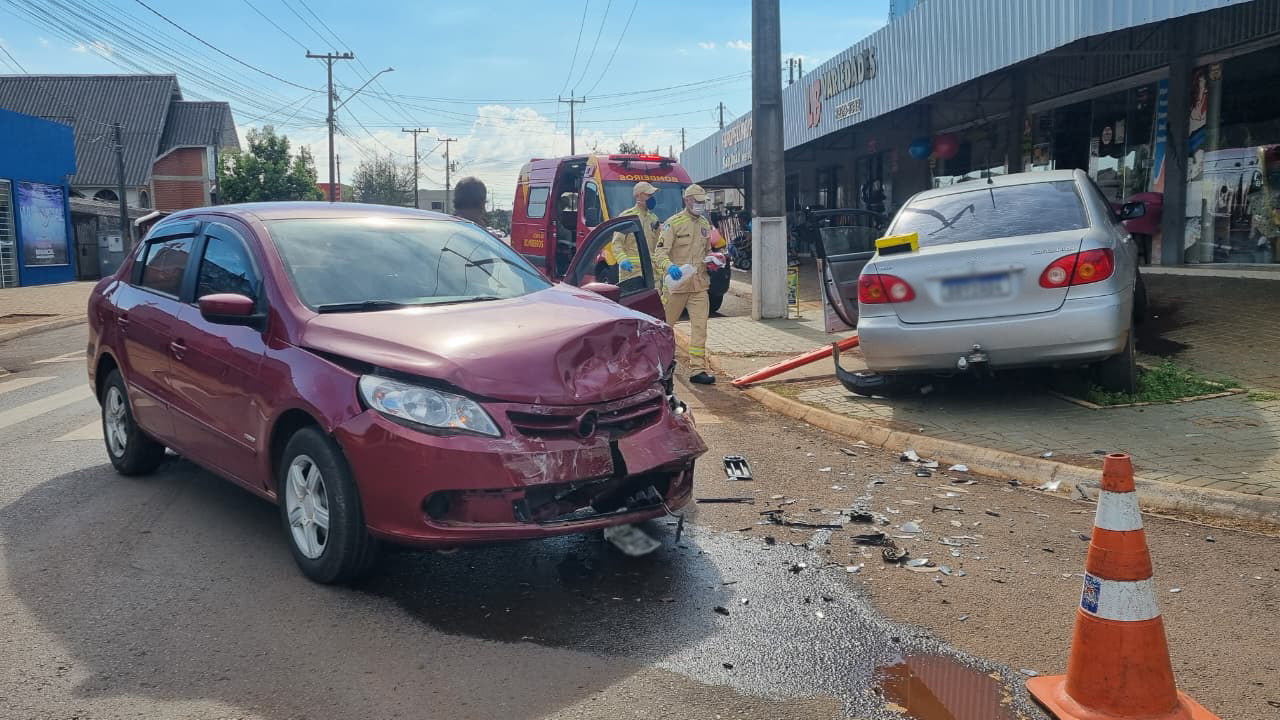 Acidente deixa vítimas no Cascavel Velho Acidente deixa vítimas no Cascavel Velho