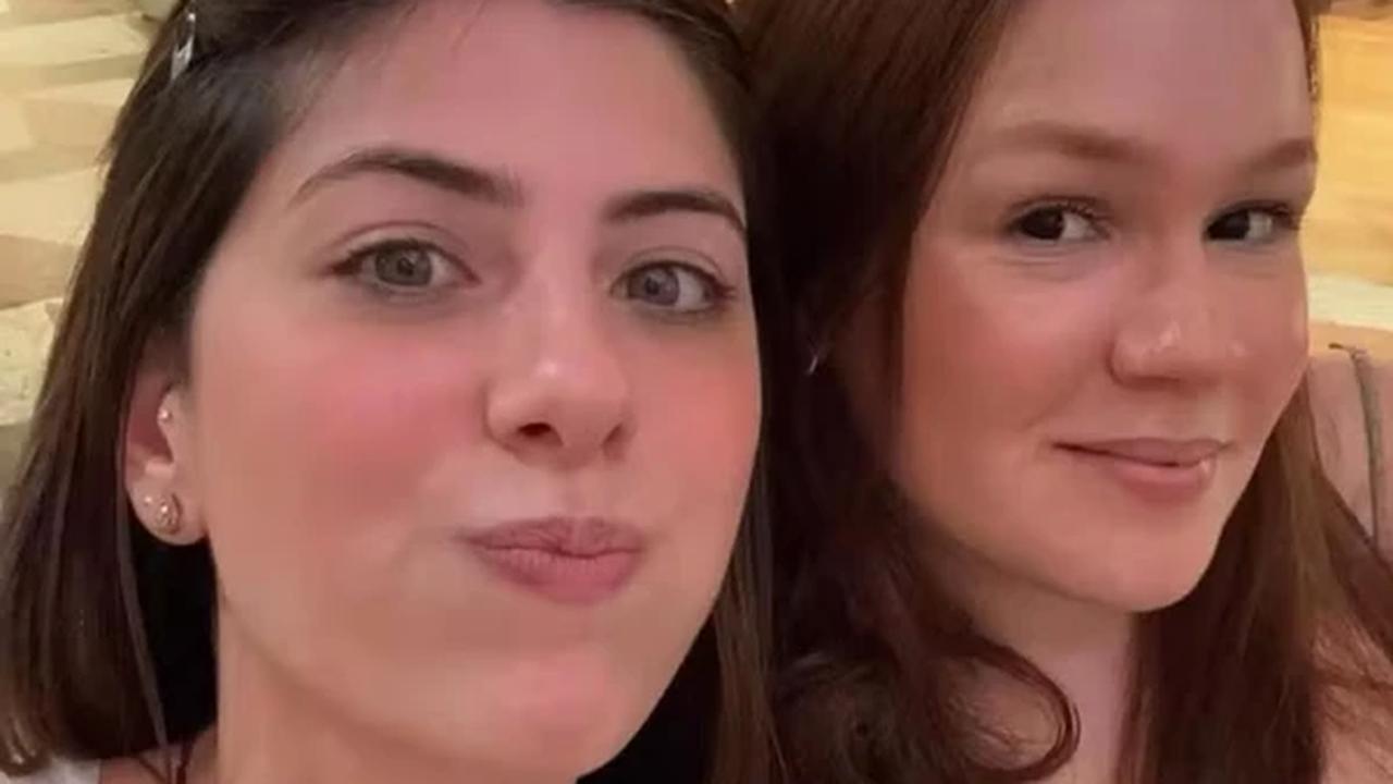 Unidas pelo chifre: Mulheres descobrem que namoravam por anos o mesmo homem Unidas pelo chifre: Mulheres descobrem que namoravam por anos o mesmo homem